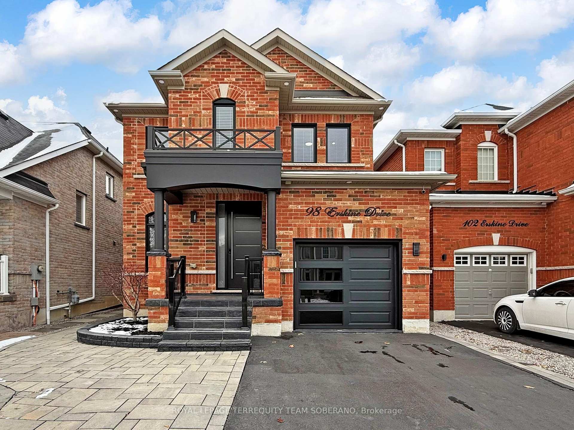 Photo 2 of 98 Erskine Drive, Clarington, Newcastle — HOMEH