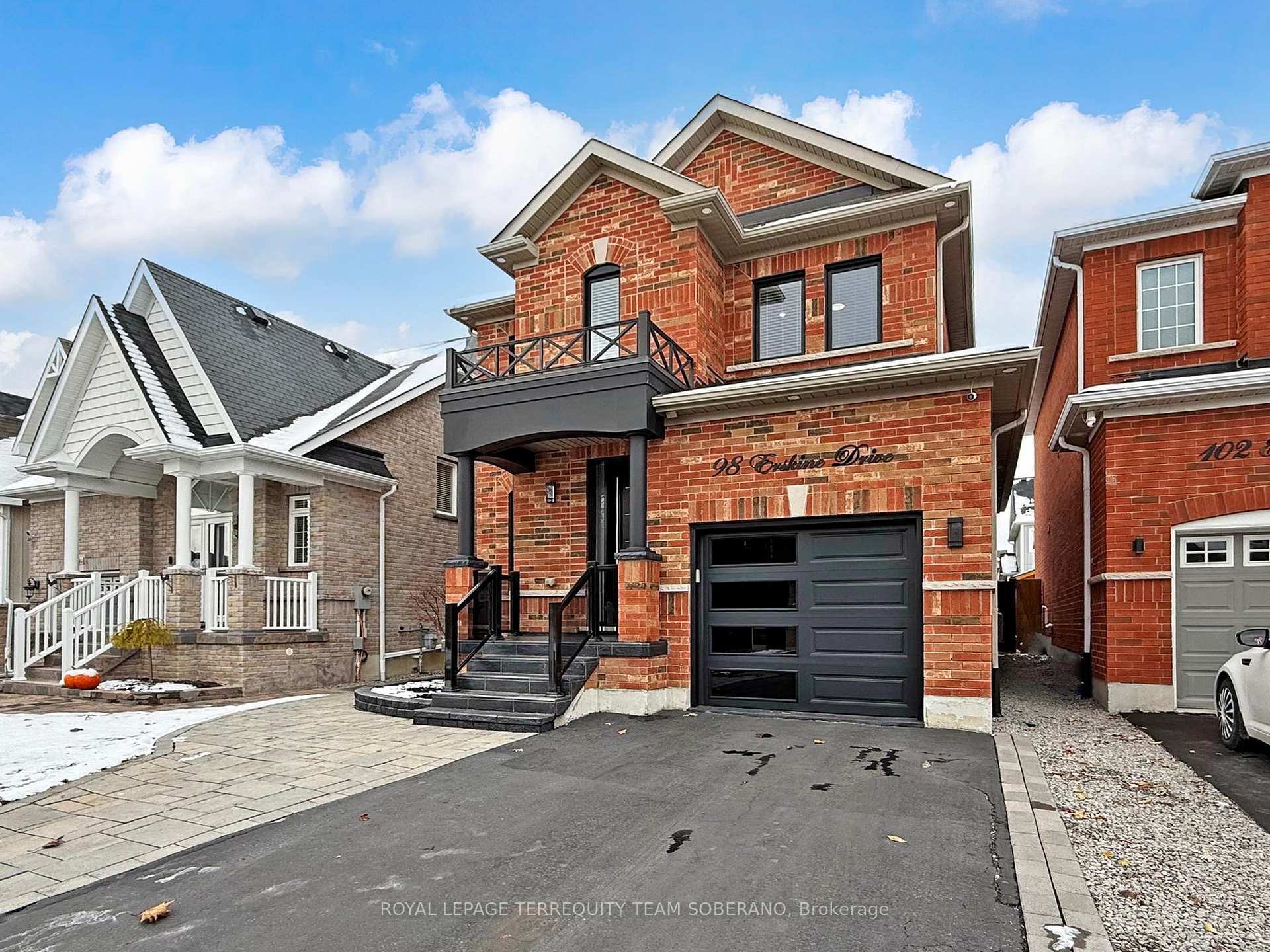 Photo 3 of 98 Erskine Drive, Clarington, Newcastle — HOMEH