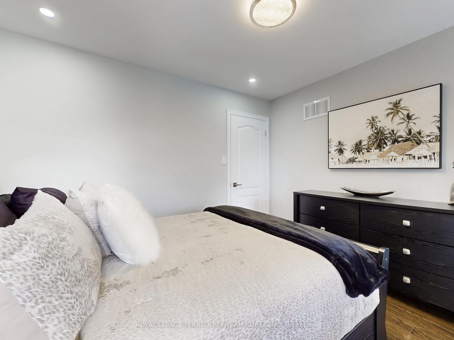 Photo 28 of 98 Erskine Drive, Clarington, Newcastle — HOMEH
