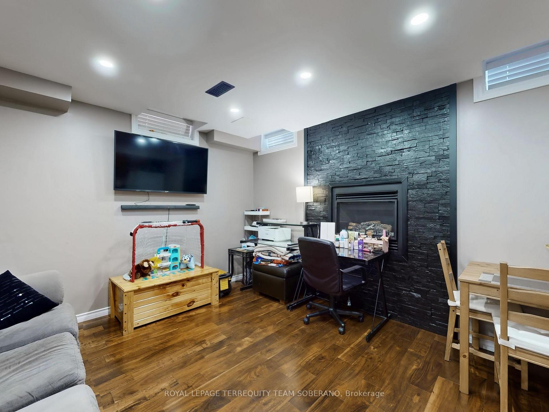Photo 34 of 98 Erskine Drive, Clarington, Newcastle — HOMEH