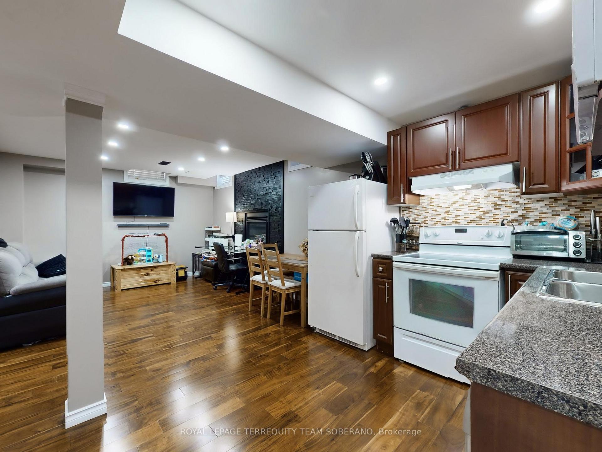 Photo 39 of 98 Erskine Drive, Clarington, Newcastle — HOMEH