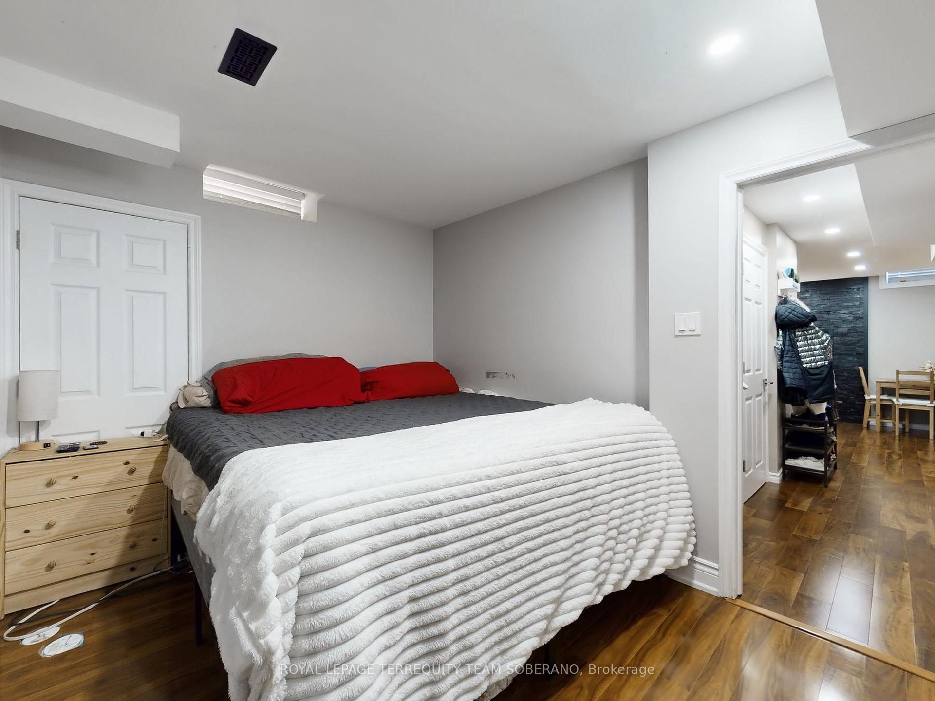 Photo 41 of 98 Erskine Drive, Clarington, Newcastle — HOMEH