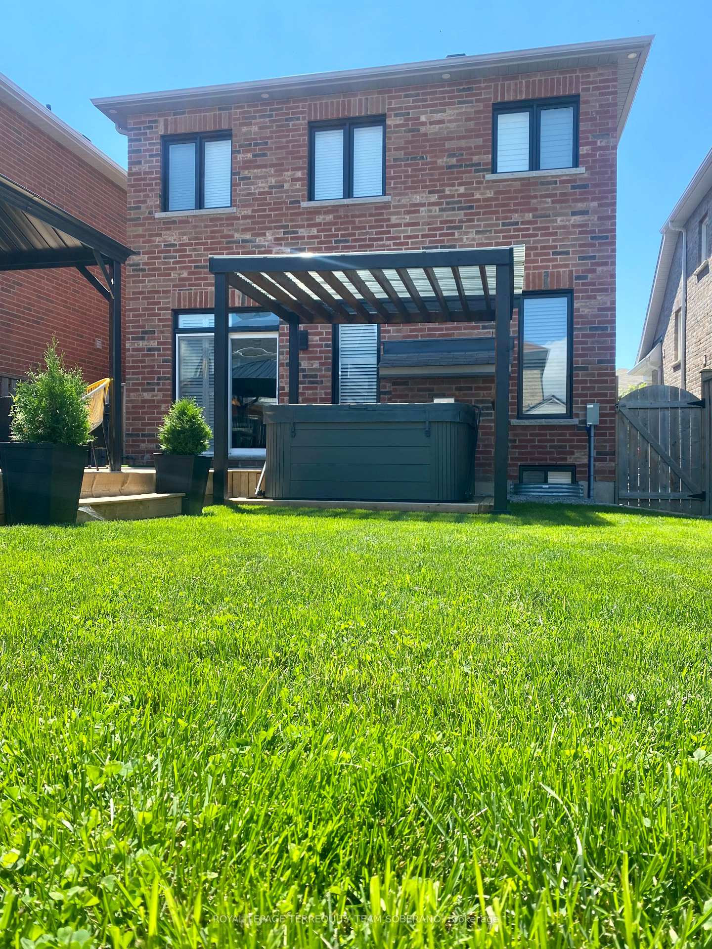 Photo 45 of 98 Erskine Drive, Clarington, Newcastle — HOMEH