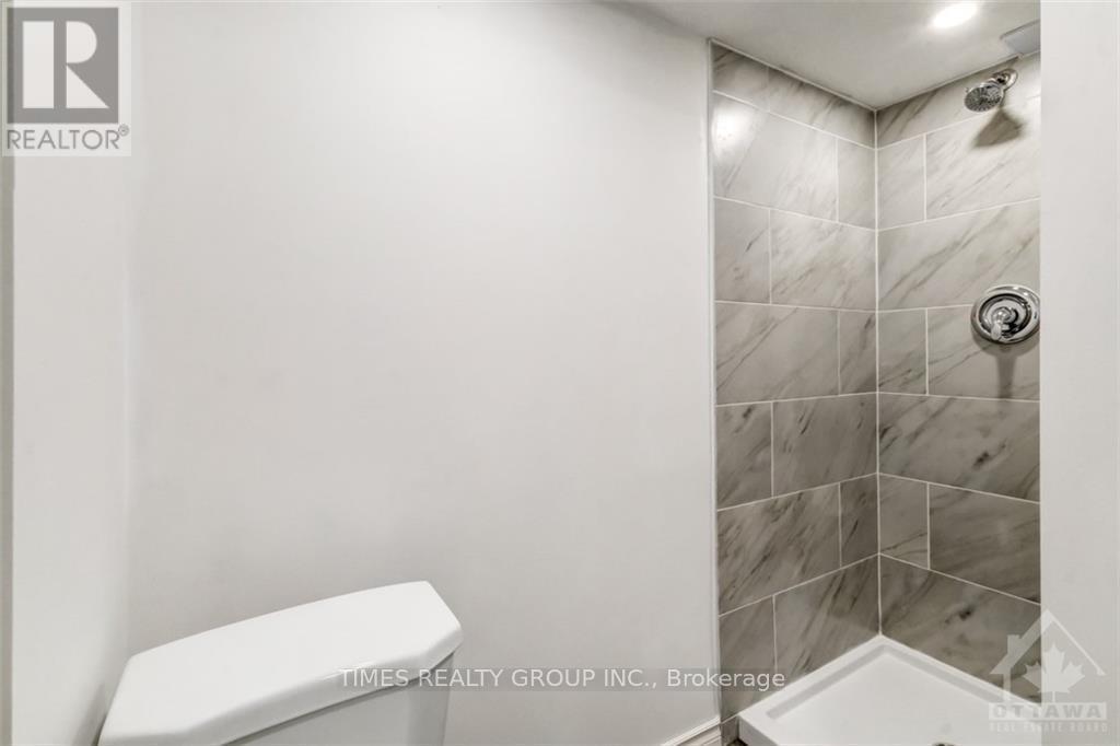 Photo 8 of 34 Burnett's Grove Circle, Ottawa, Barrhaven - Pheasant Run — HOMEH