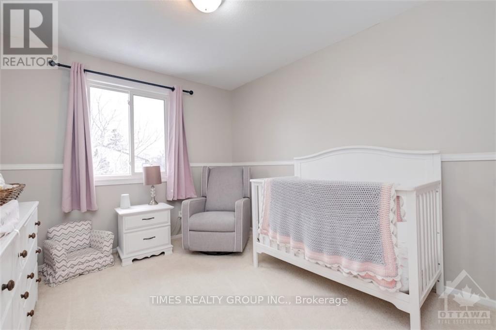 Photo 13 of 34 Burnett's Grove Circle, Ottawa, Barrhaven - Pheasant Run — HOMEH