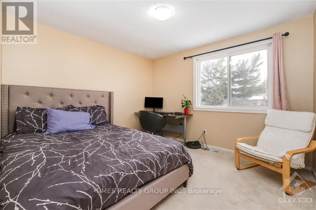 Photo 14 of 34 Burnett's Grove Circle, Ottawa, Barrhaven - Pheasant Run — HOMEH