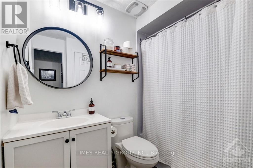Photo 15 of 34 Burnett's Grove Circle, Ottawa, Barrhaven - Pheasant Run — HOMEH