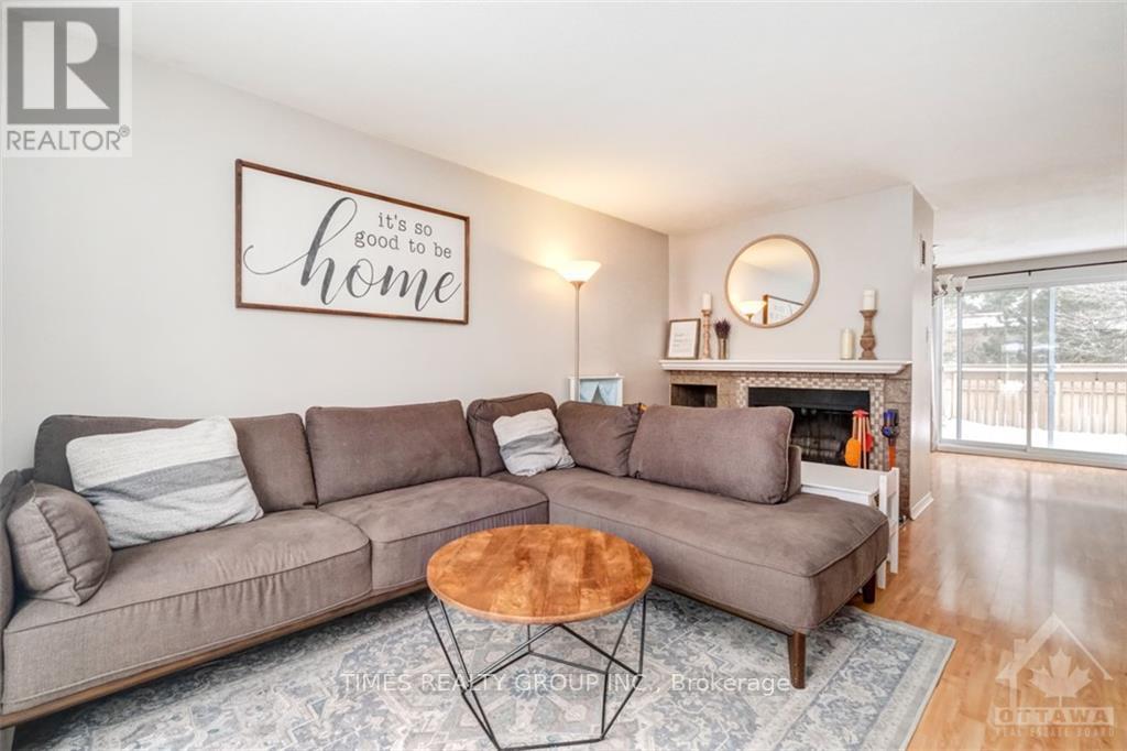 Photo 23 of 34 Burnett's Grove Circle, Ottawa, Barrhaven - Pheasant Run — HOMEH
