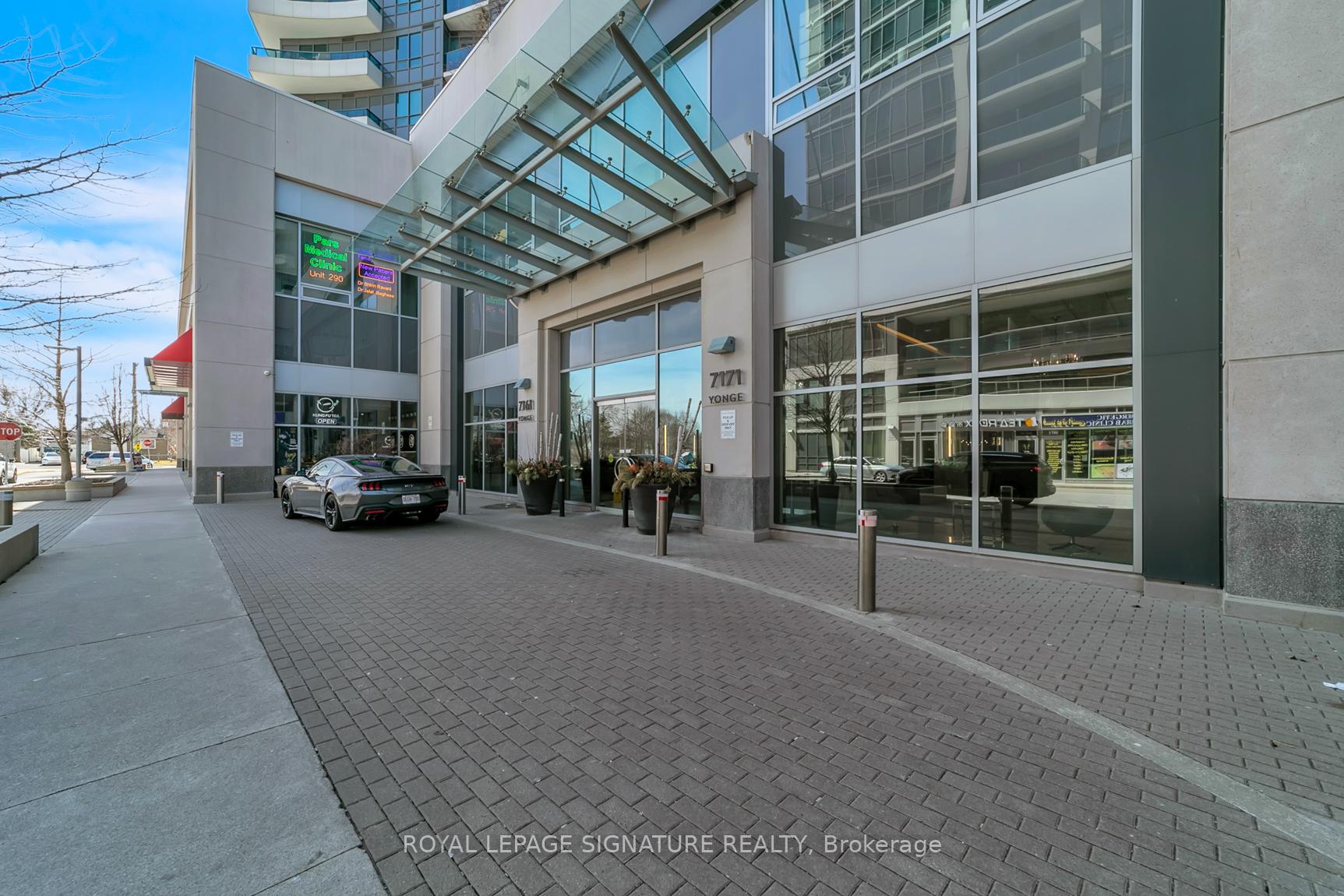 Photo 2 of Unit Ph316, 7161 Yonge Street, Markham, Grandview — HOMEH