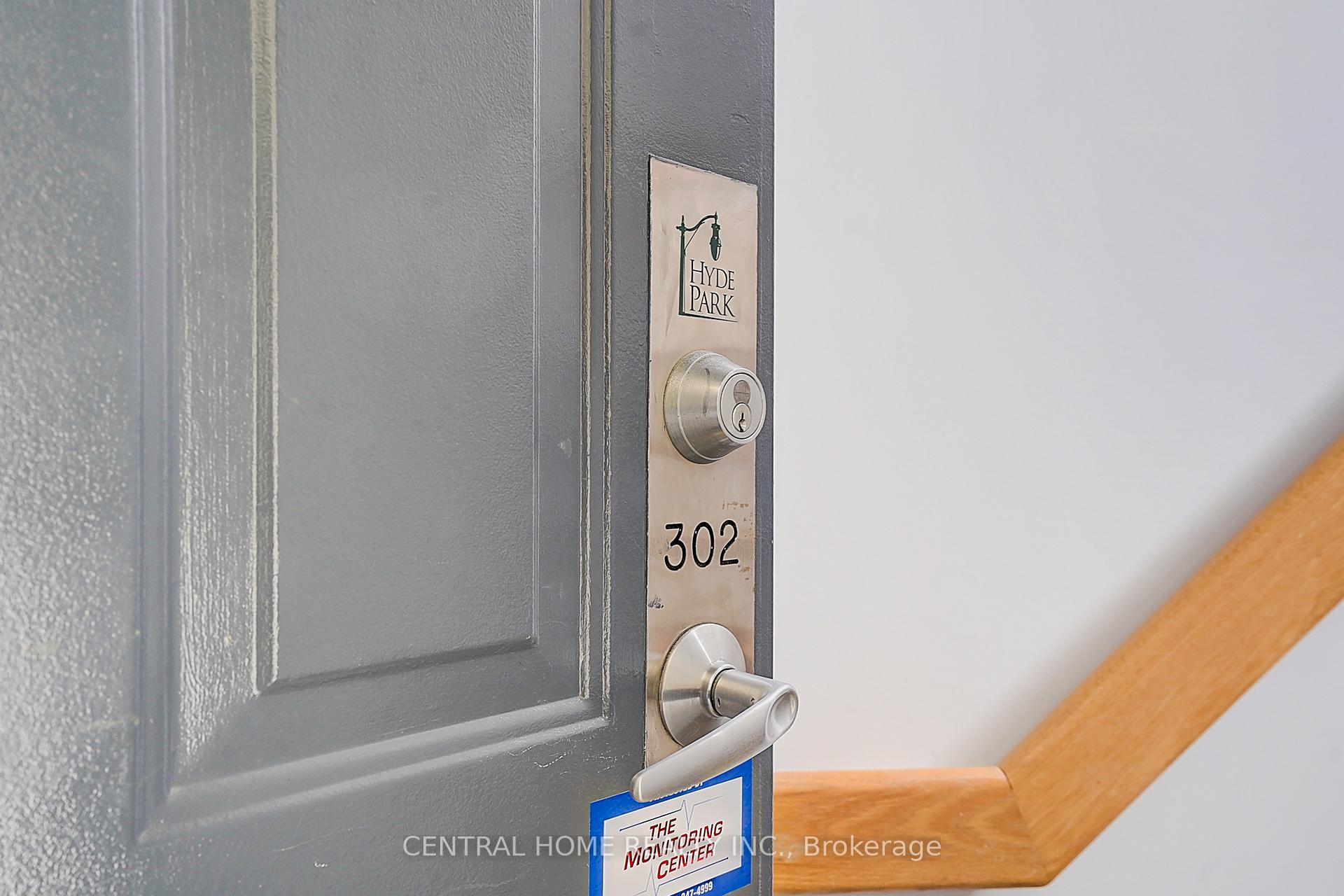 Photo 3 of Unit 302, 76 Aerodrome Crescent, Toronto, Leaside — HOMEH