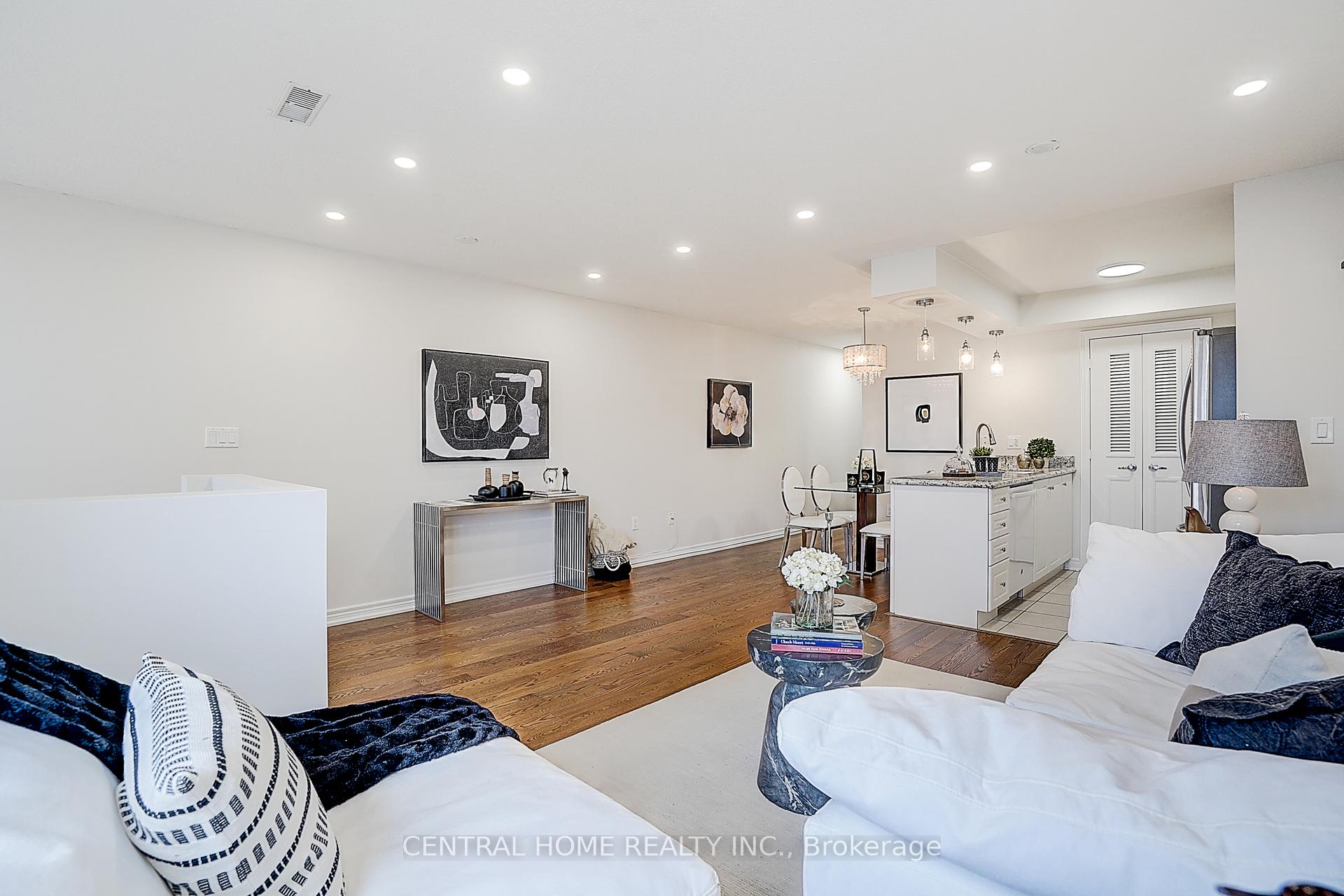 Photo 10 of Unit 302, 76 Aerodrome Crescent, Toronto, Leaside — HOMEH
