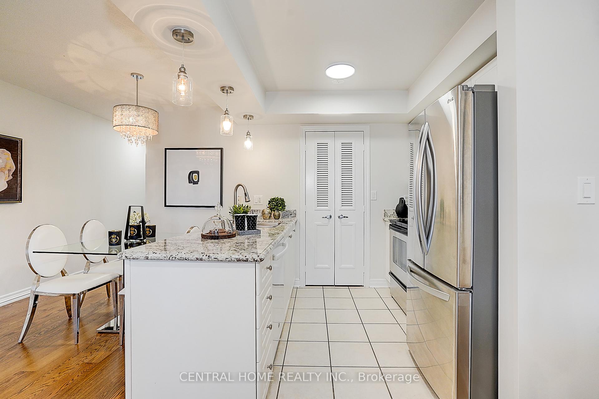 Photo 13 of Unit 302, 76 Aerodrome Crescent, Toronto, Leaside — HOMEH