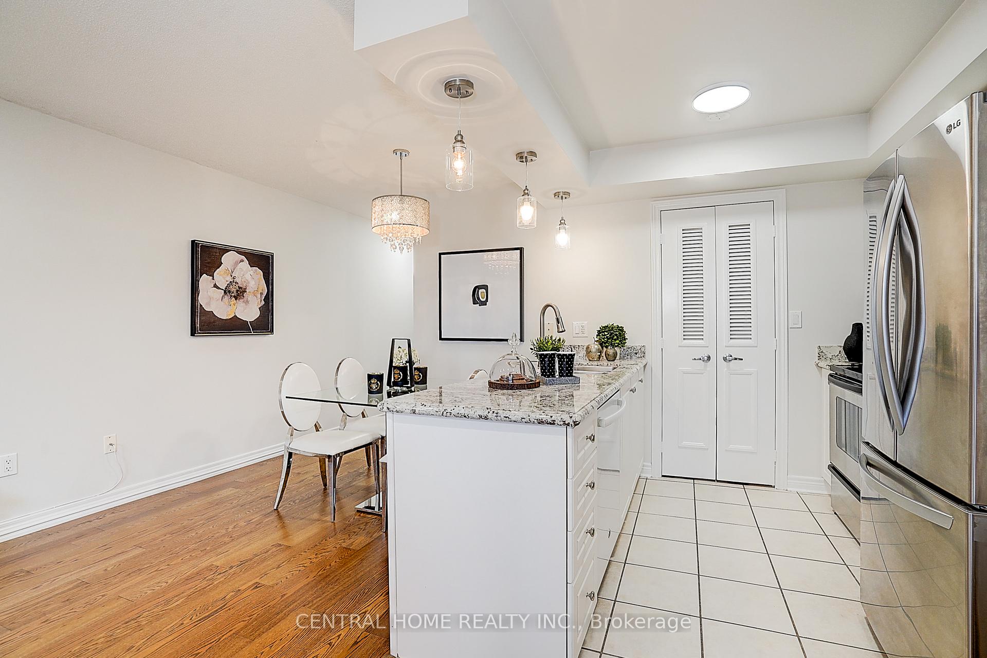 Photo 14 of Unit 302, 76 Aerodrome Crescent, Toronto, Leaside — HOMEH