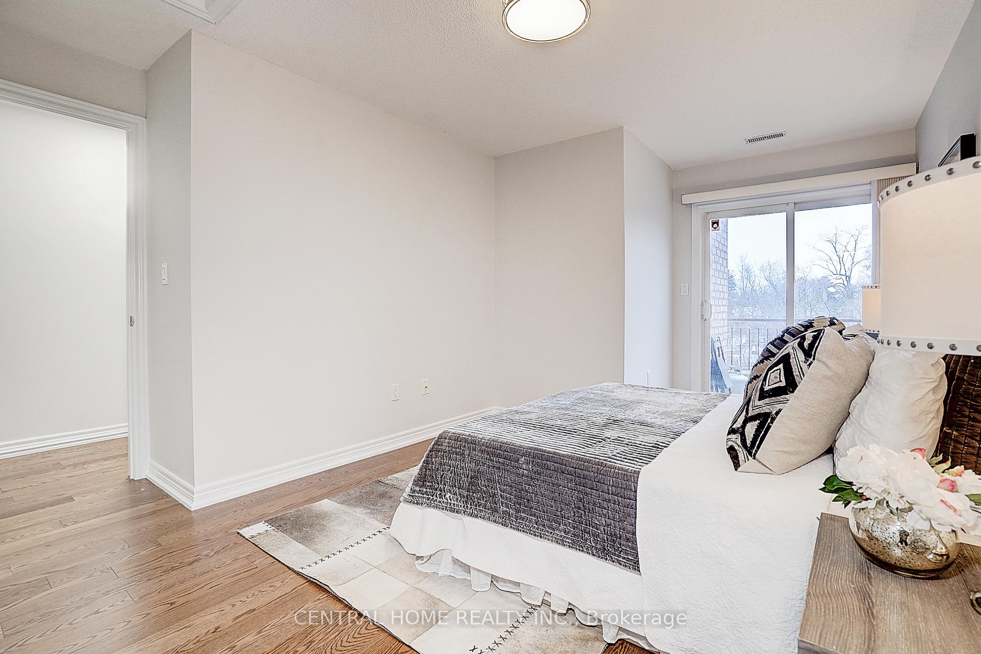 Photo 23 of Unit 302, 76 Aerodrome Crescent, Toronto, Leaside — HOMEH