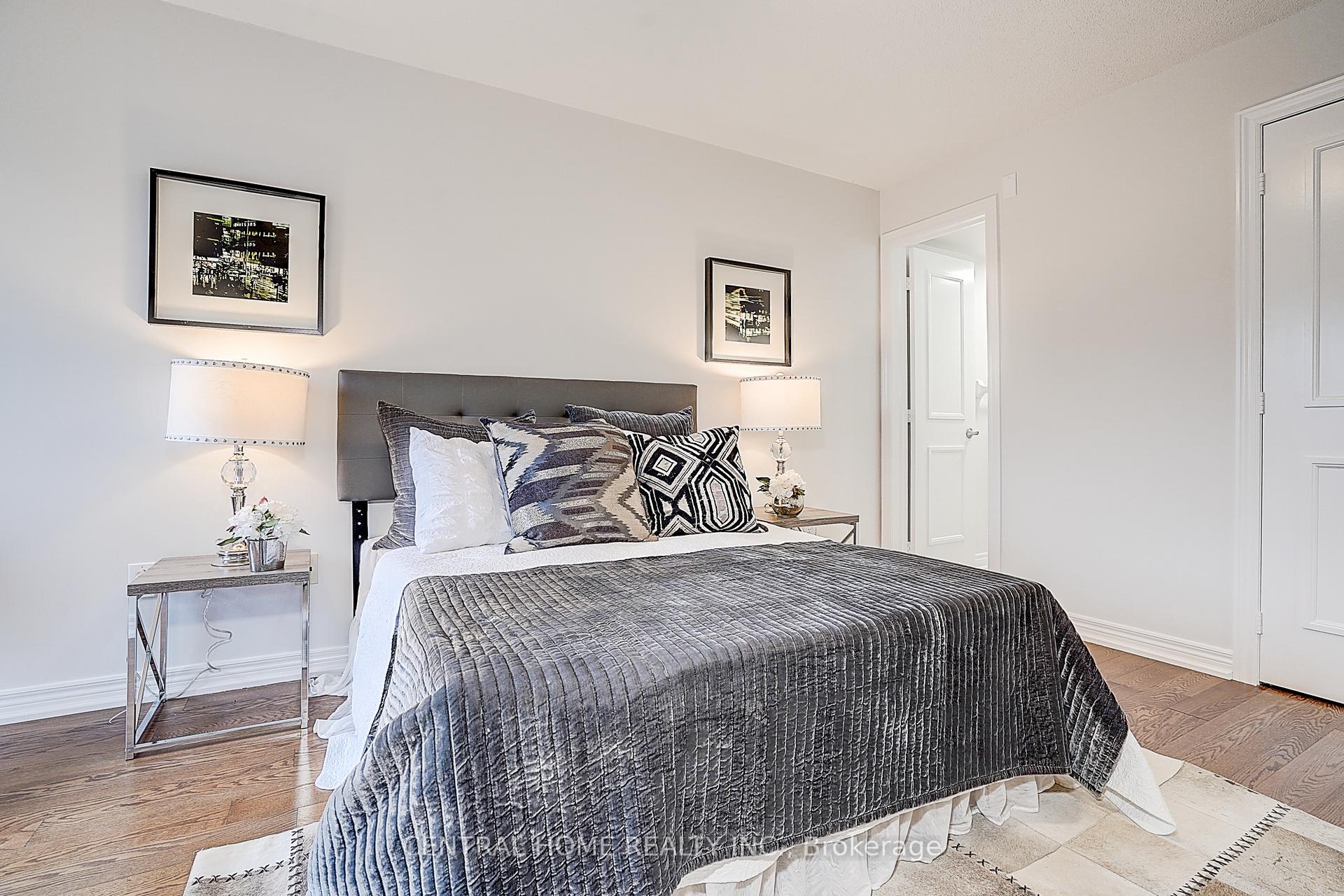 Photo 26 of Unit 302, 76 Aerodrome Crescent, Toronto, Leaside — HOMEH