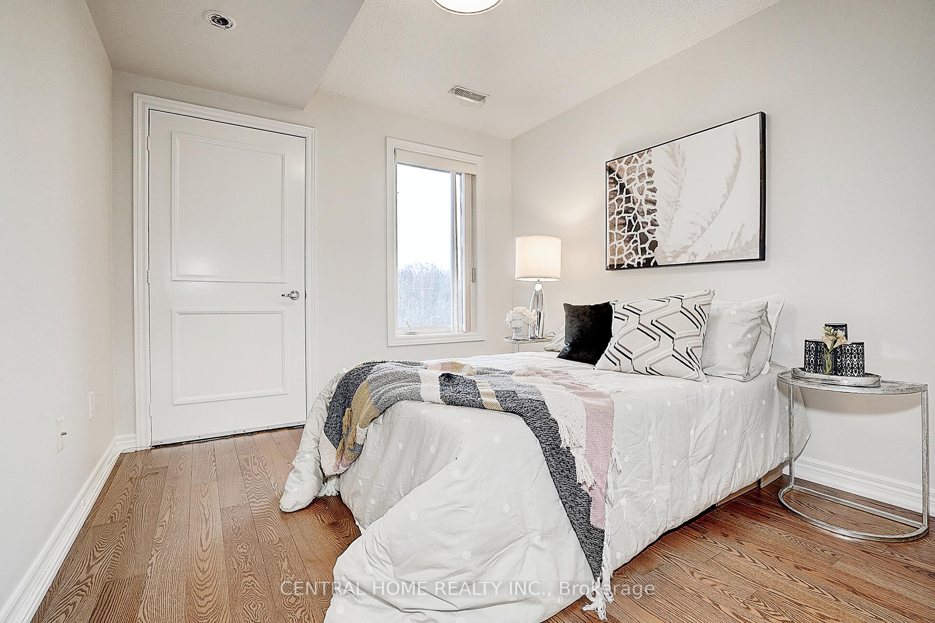 Photo 29 of Unit 302, 76 Aerodrome Crescent, Toronto, Leaside — HOMEH