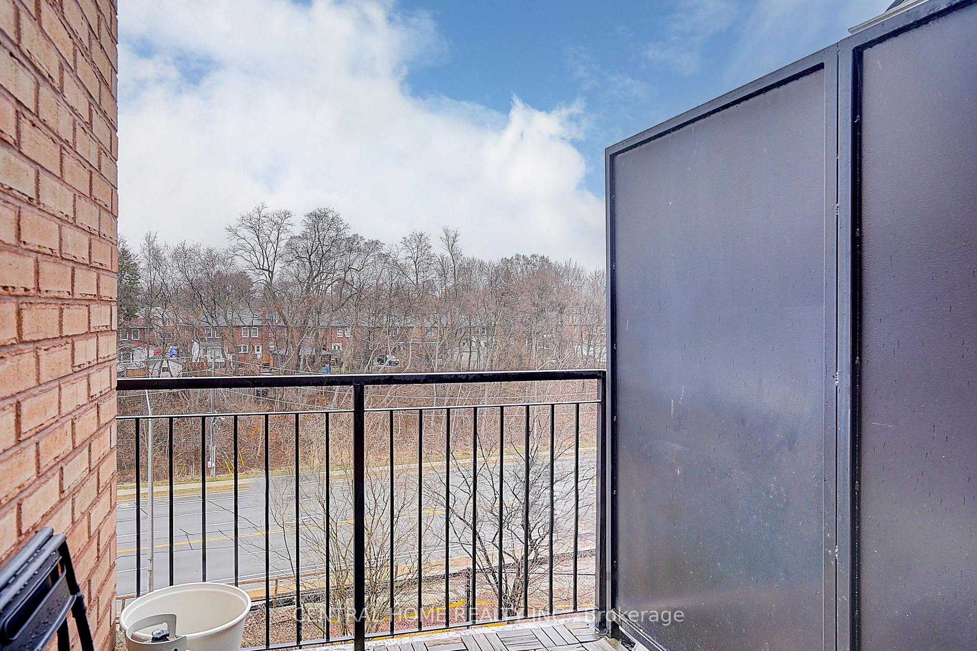 Photo 33 of Unit 302, 76 Aerodrome Crescent, Toronto, Leaside — HOMEH