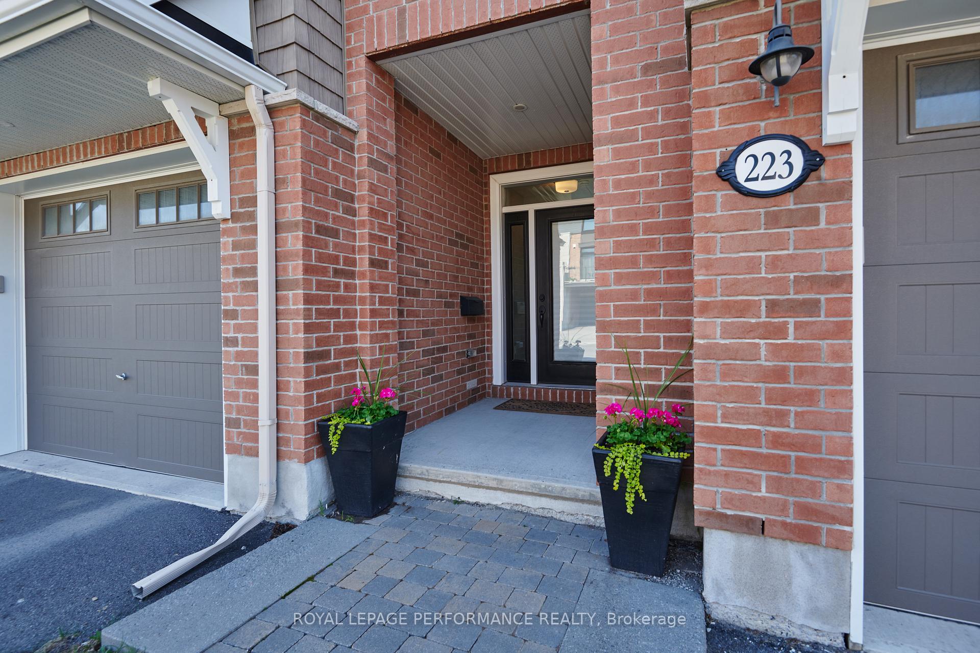 Photo 2 of 223 Hawkmere Way, Ottawa, Blossom Park/Kemp Park/Findlay Creek — HOMEH