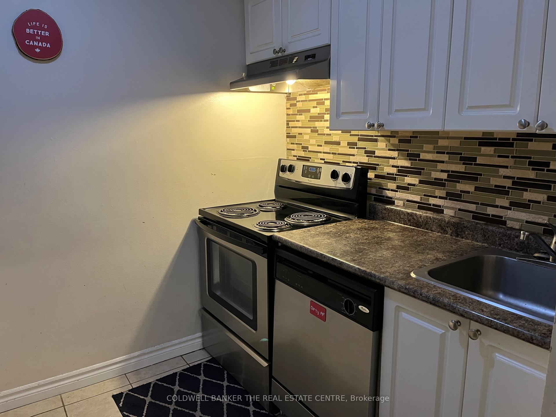 Photo 2 of Unit 230, 230 Milestone Crescent, Aurora, Aurora Village — HOMEH