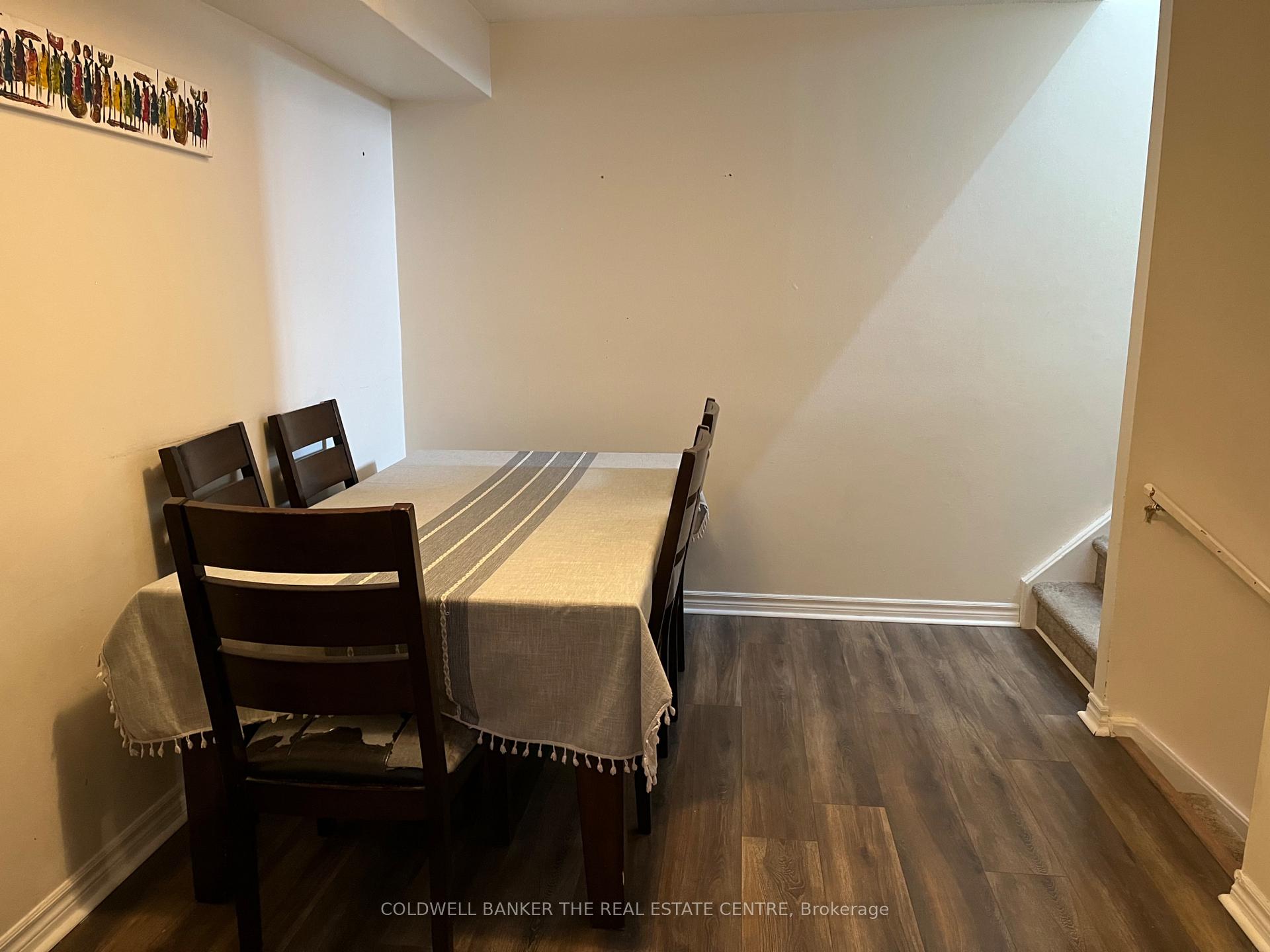Photo 4 of Unit 230, 230 Milestone Crescent, Aurora, Aurora Village — HOMEH
