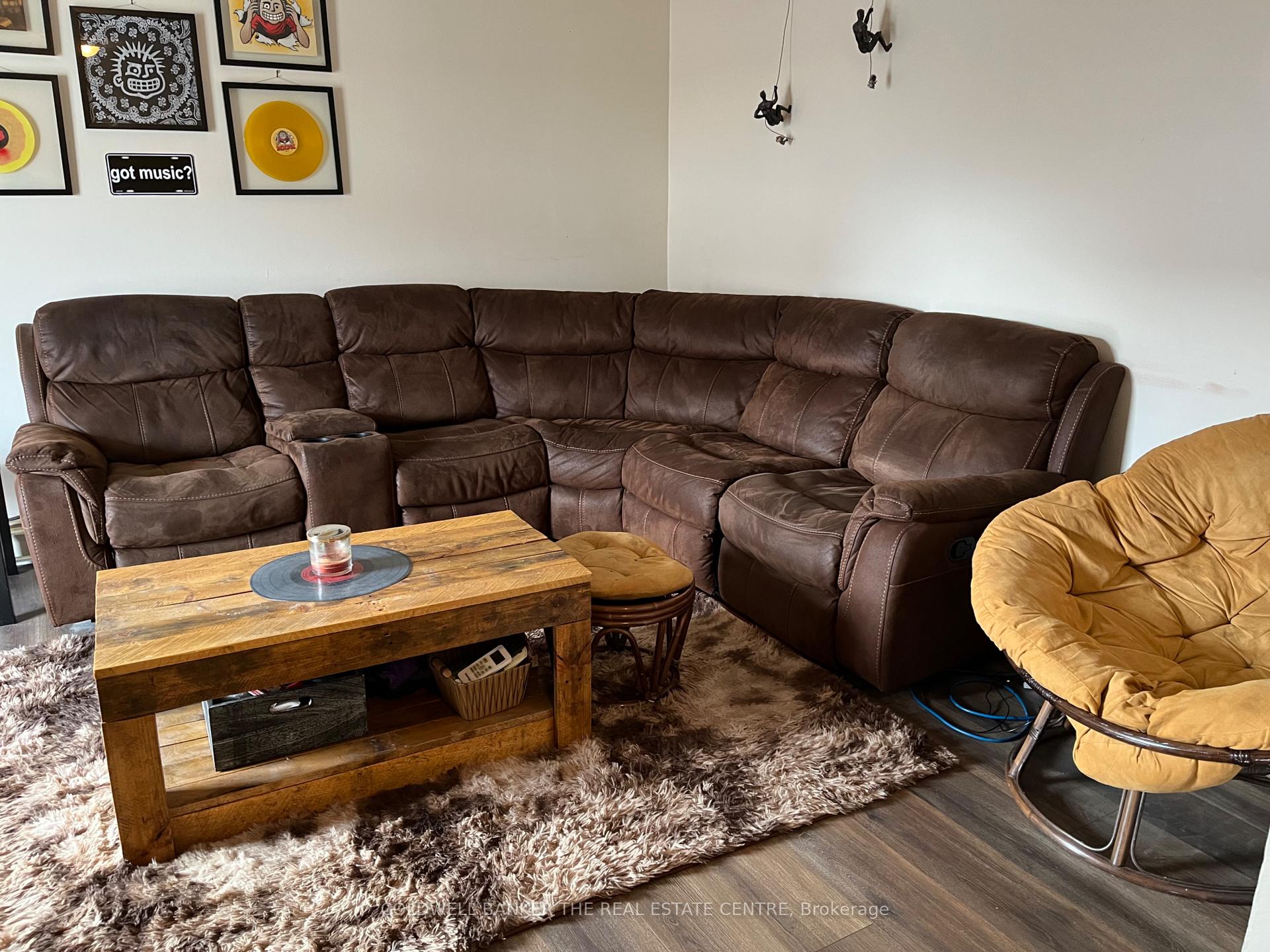 Photo 7 of Unit 230, 230 Milestone Crescent, Aurora, Aurora Village — HOMEH