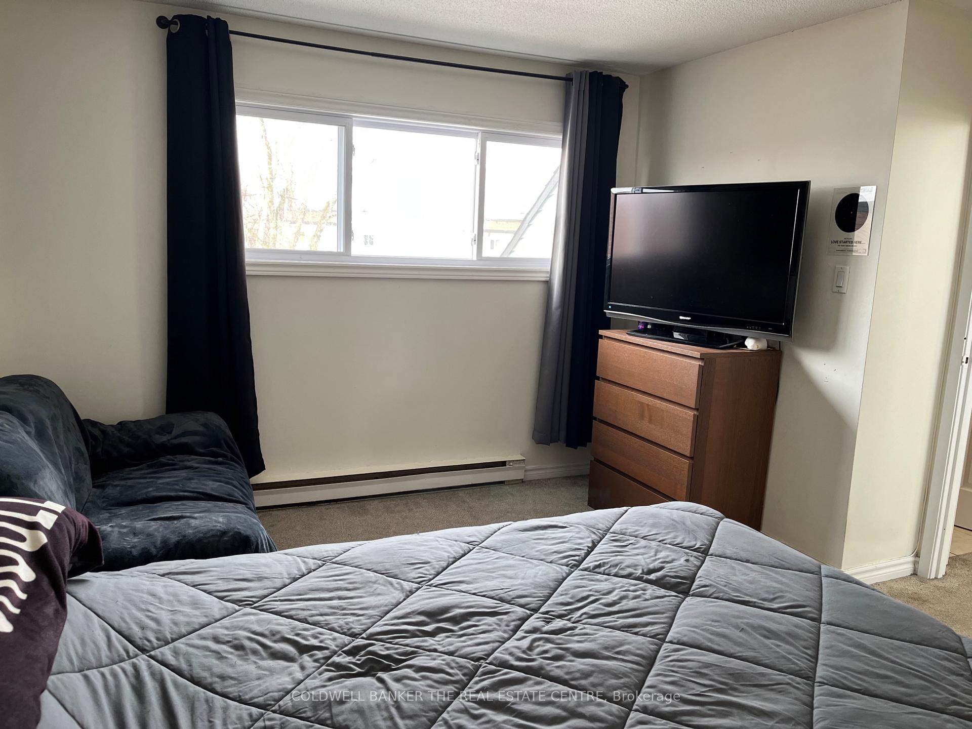 Photo 12 of Unit 230, 230 Milestone Crescent, Aurora, Aurora Village — HOMEH