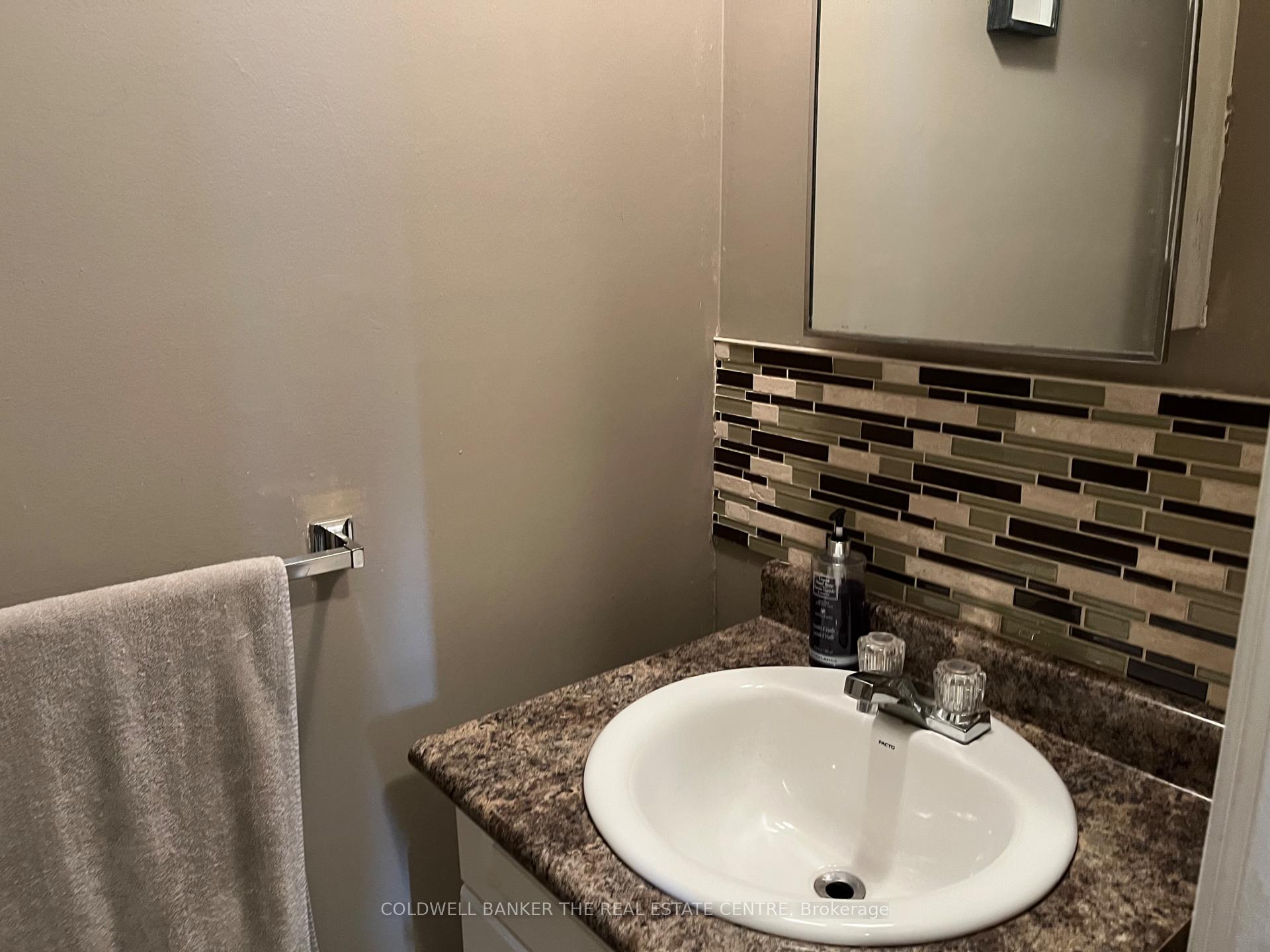 Photo 15 of Unit 230, 230 Milestone Crescent, Aurora, Aurora Village — HOMEH