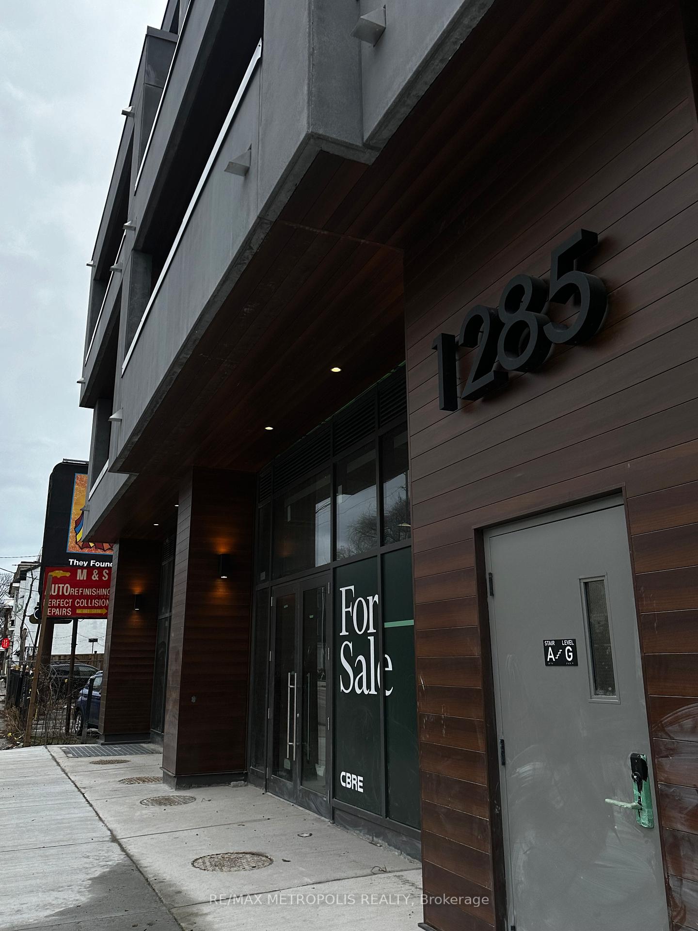 Photo 3 of Unit 406, 1285 Queen Street E, Toronto, Greenwood-Coxwell — HOMEH