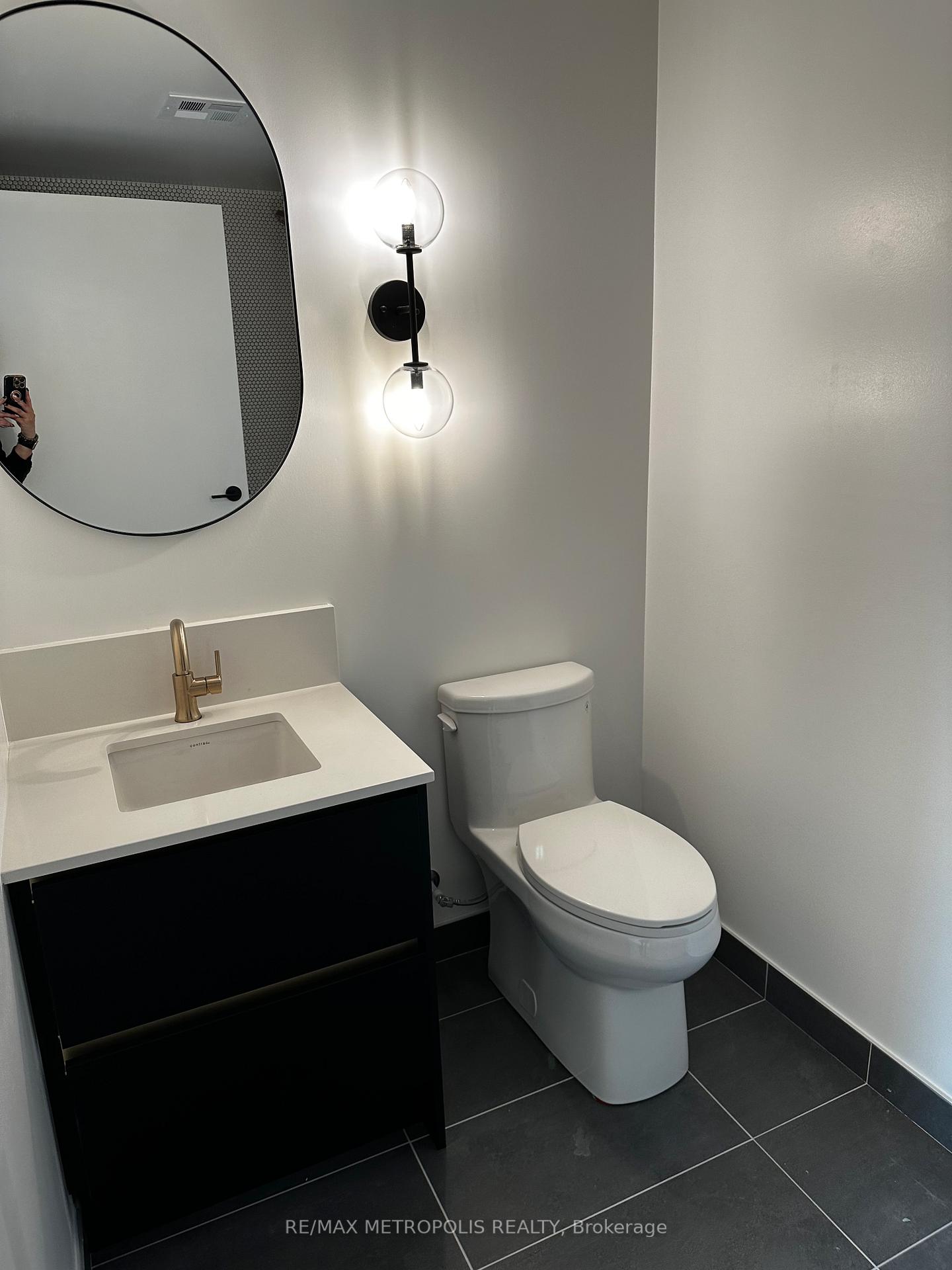 Photo 6 of Unit 406, 1285 Queen Street E, Toronto, Greenwood-Coxwell — HOMEH