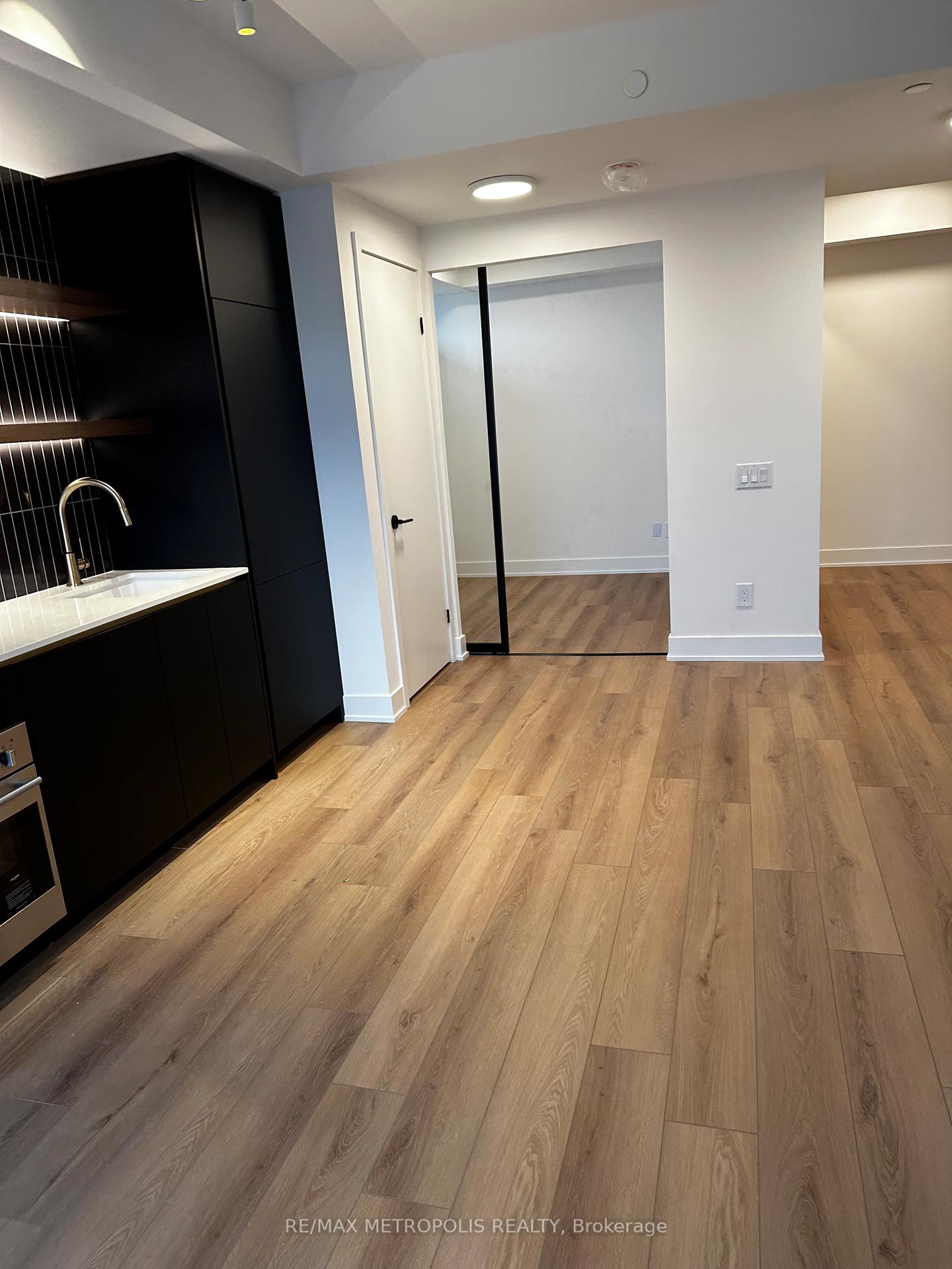 Photo 16 of Unit 406, 1285 Queen Street E, Toronto, Greenwood-Coxwell — HOMEH