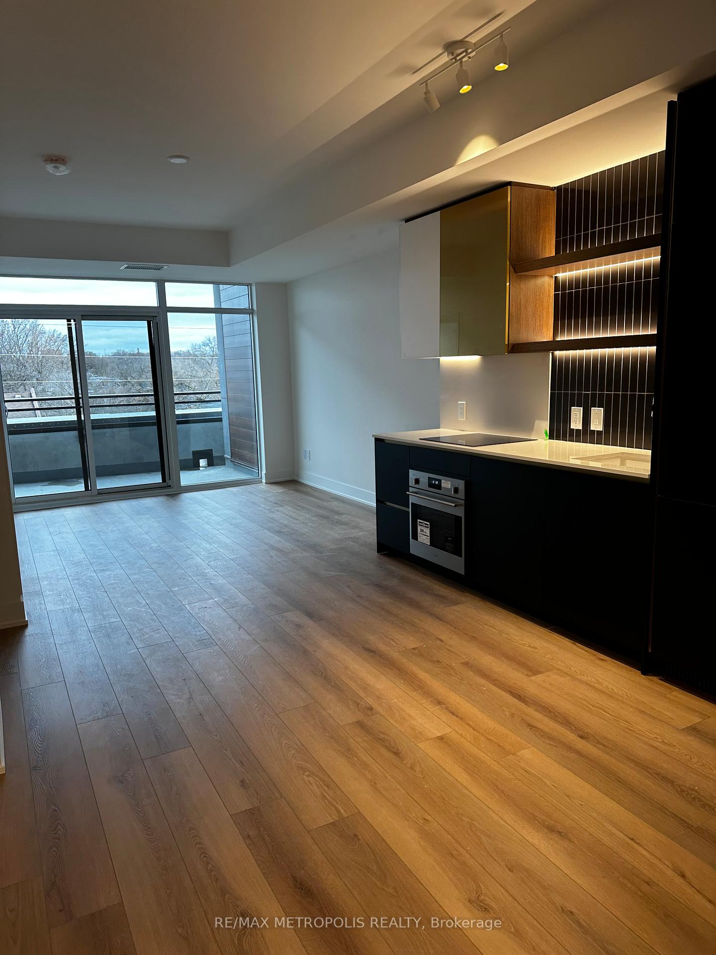 Photo 17 of Unit 406, 1285 Queen Street E, Toronto, Greenwood-Coxwell — HOMEH