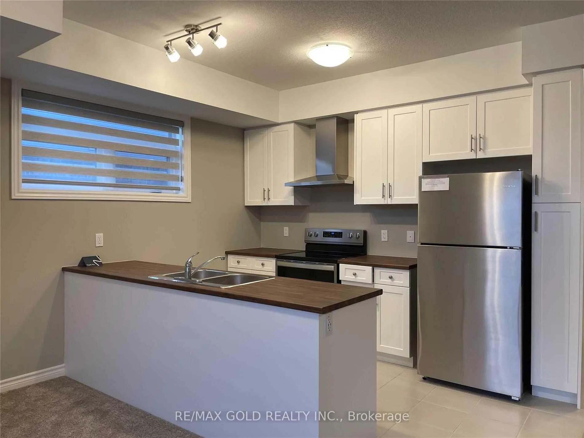 Photo 3 of 184 Wheat Lane, Kitchener, Huron Park — HOMEH