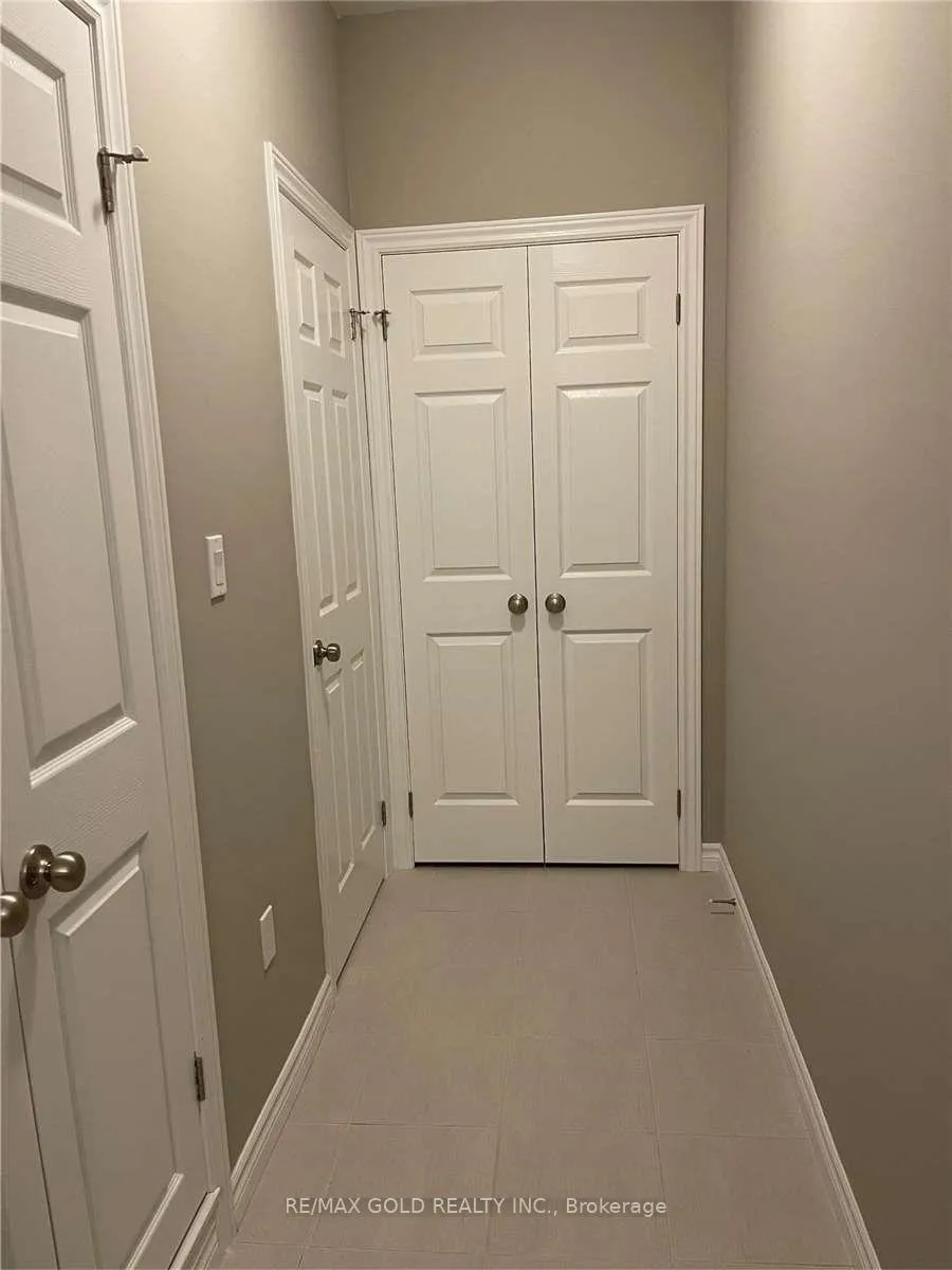 Photo 5 of 184 Wheat Lane, Kitchener, Huron Park — HOMEH