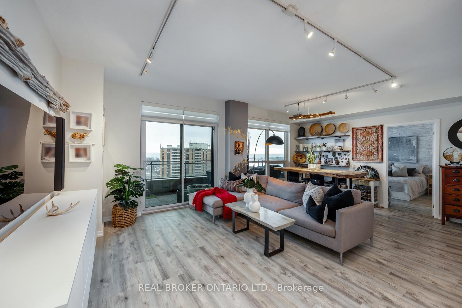 Photo 11 of Unit 1513, 1235 Bayly Street, Pickering, Bay Ridges — HOMEH