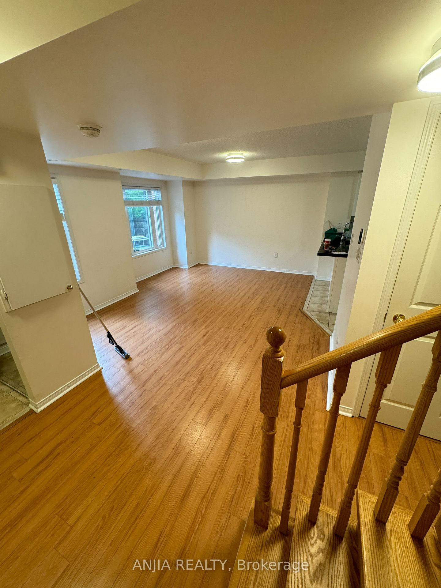 Photo 3 of Unit 112, 308 John Street, Markham, Aileen-Willowbrook — HOMEH