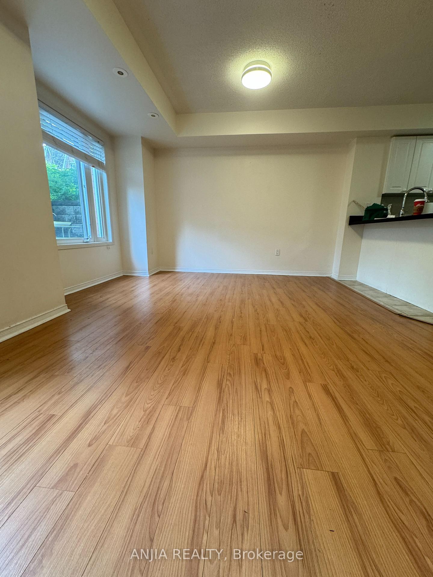 Photo 4 of Unit 112, 308 John Street, Markham, Aileen-Willowbrook — HOMEH