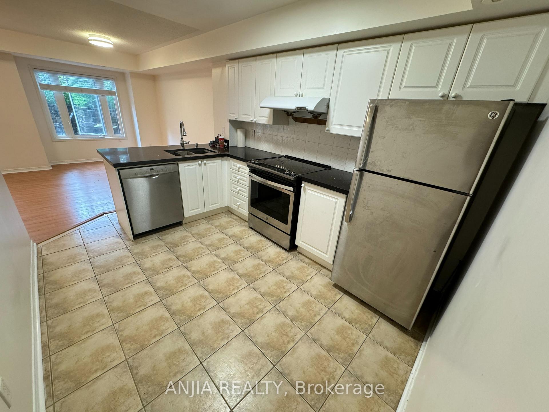 Photo 5 of Unit 112, 308 John Street, Markham, Aileen-Willowbrook — HOMEH