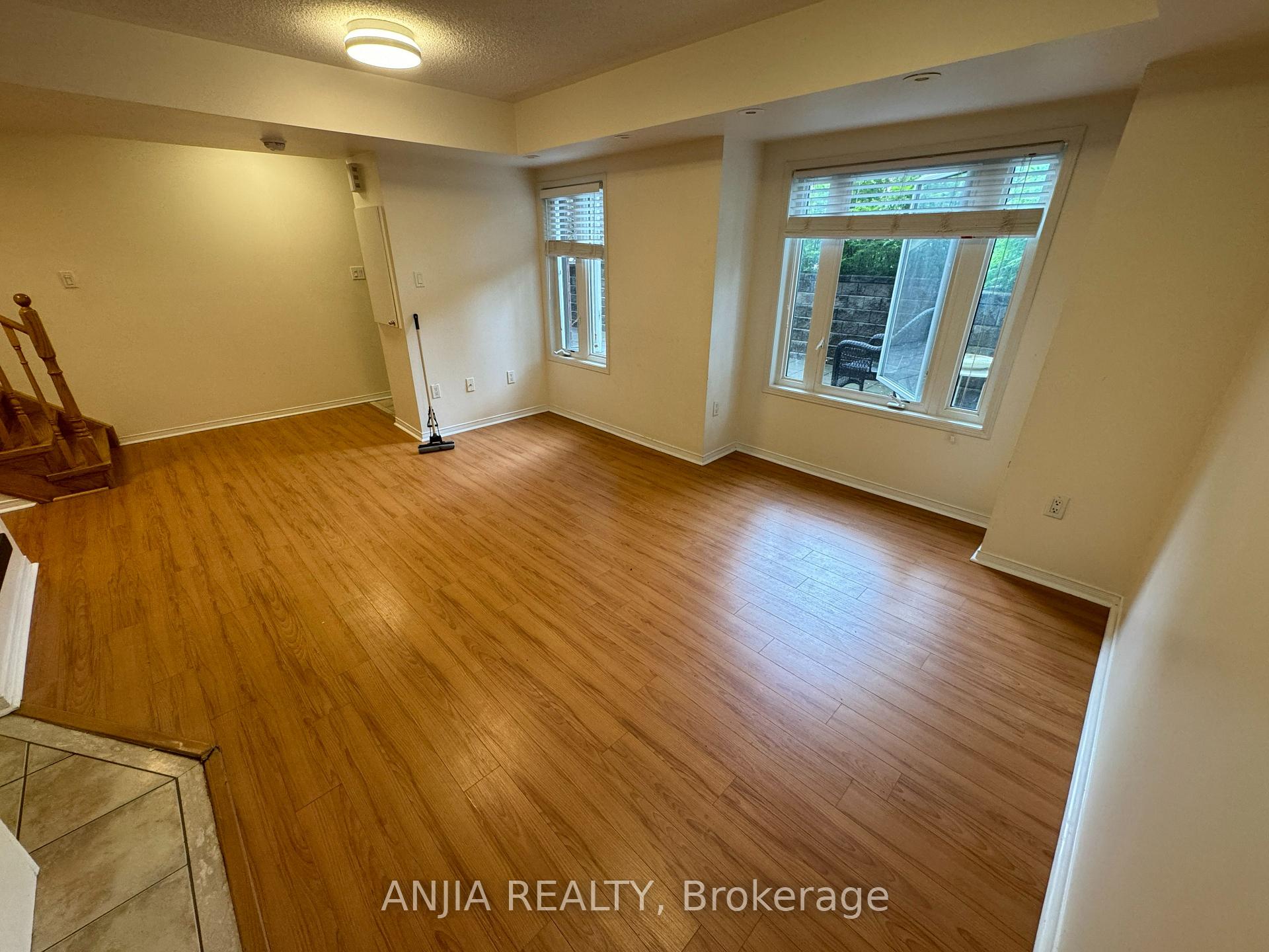 Photo 6 of Unit 112, 308 John Street, Markham, Aileen-Willowbrook — HOMEH