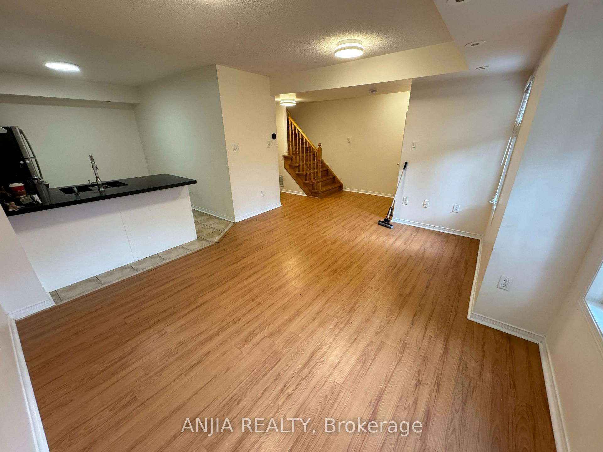 Photo 7 of Unit 112, 308 John Street, Markham, Aileen-Willowbrook — HOMEH
