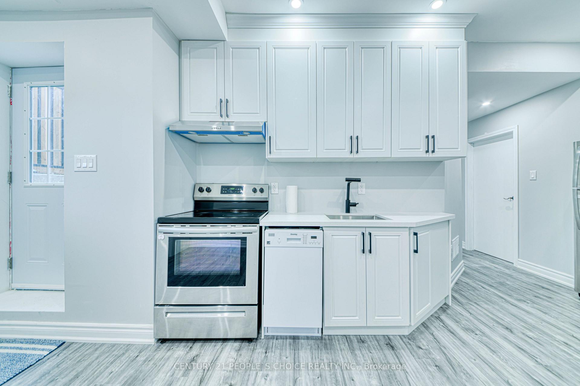 Photo 8 of 74 Henry Smith Avenue, Clarington, Bowmanville — HOMEH