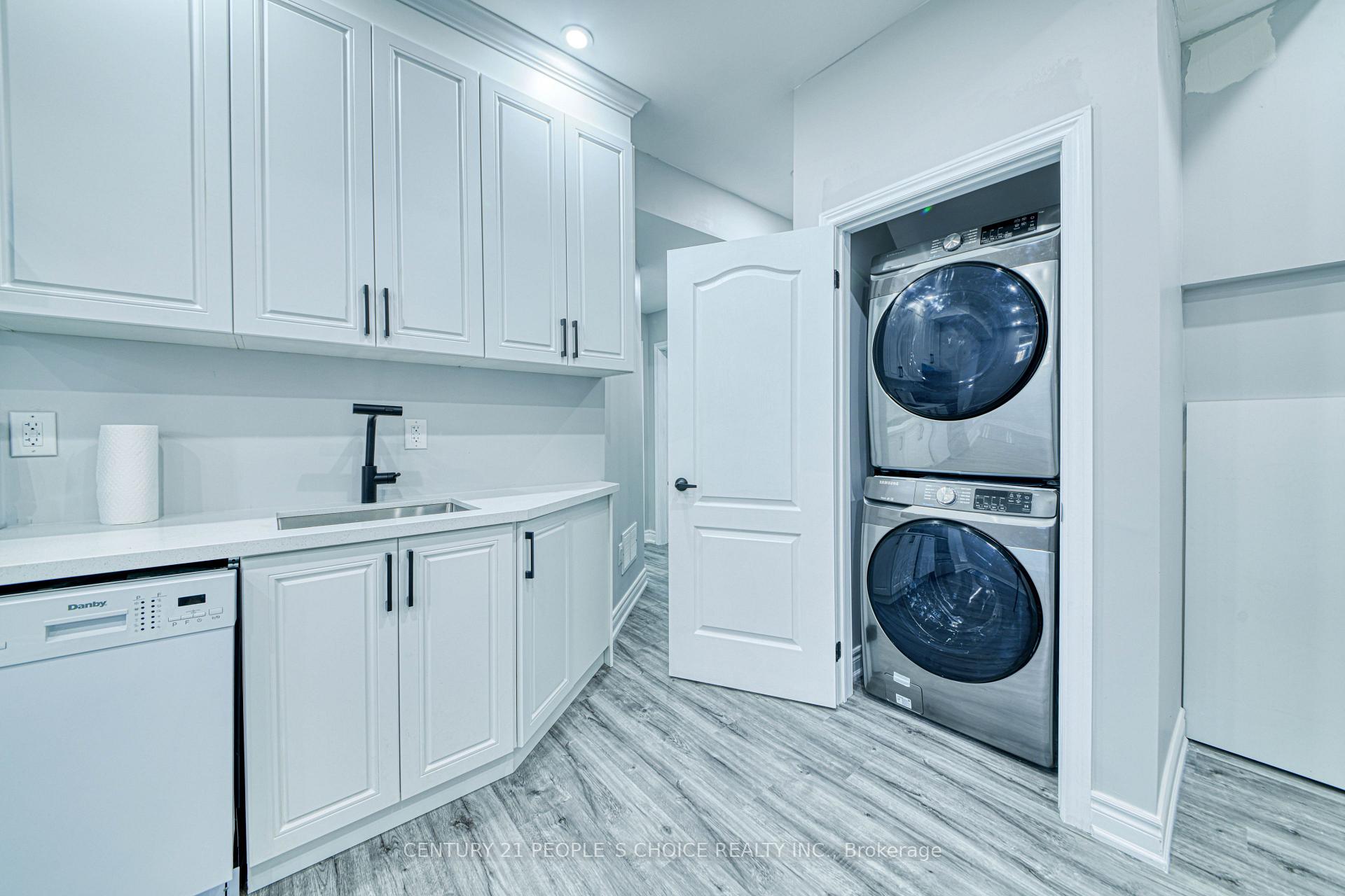 Photo 10 of 74 Henry Smith Avenue, Clarington, Bowmanville — HOMEH