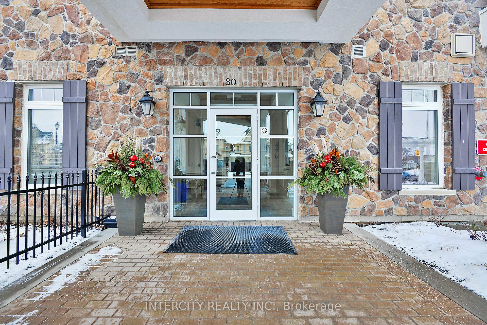 Photo 2 of Unit 314, 80 Burns Boulevard, King, King City — HOMEH