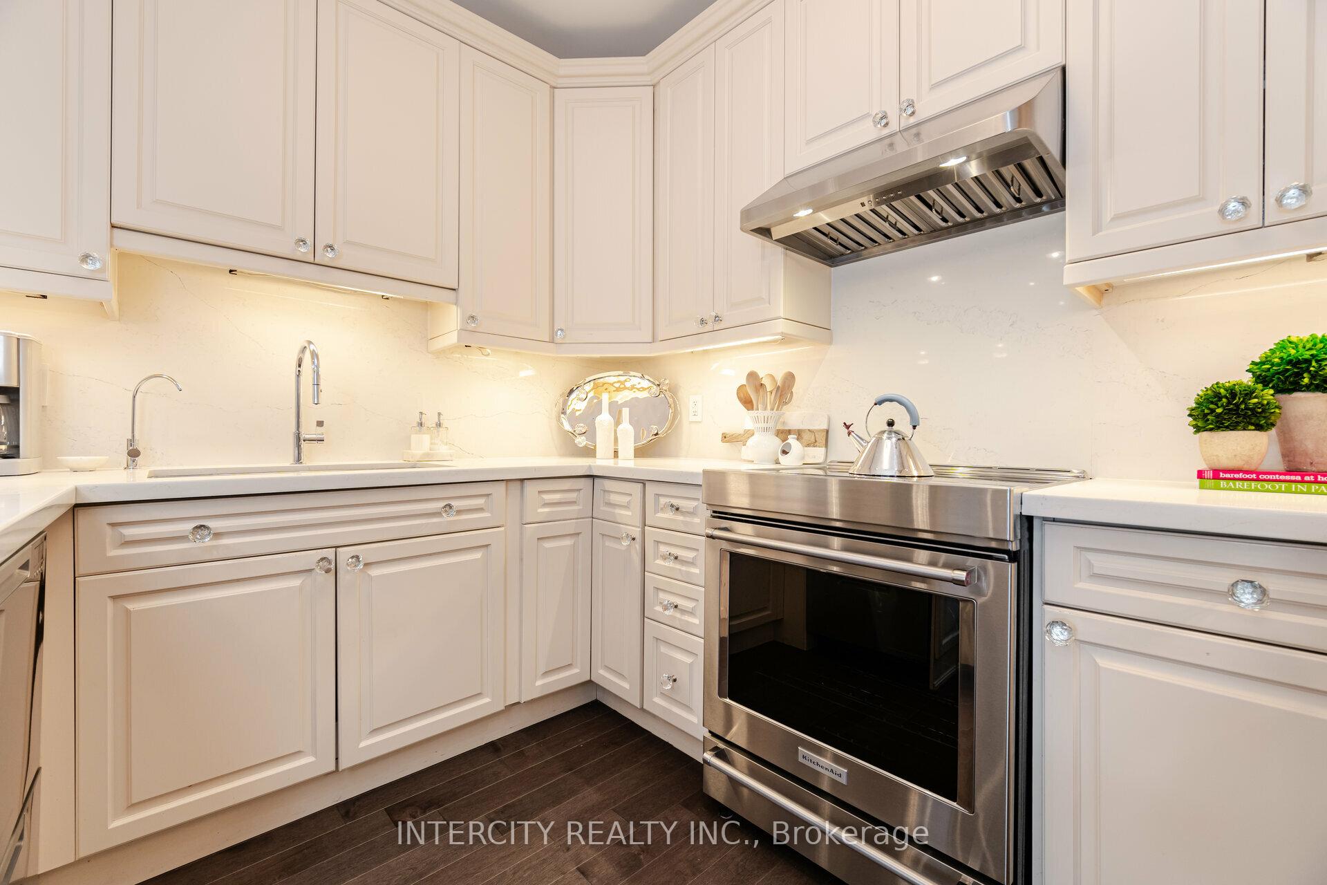 Photo 7 of Unit 314, 80 Burns Boulevard, King, King City — HOMEH