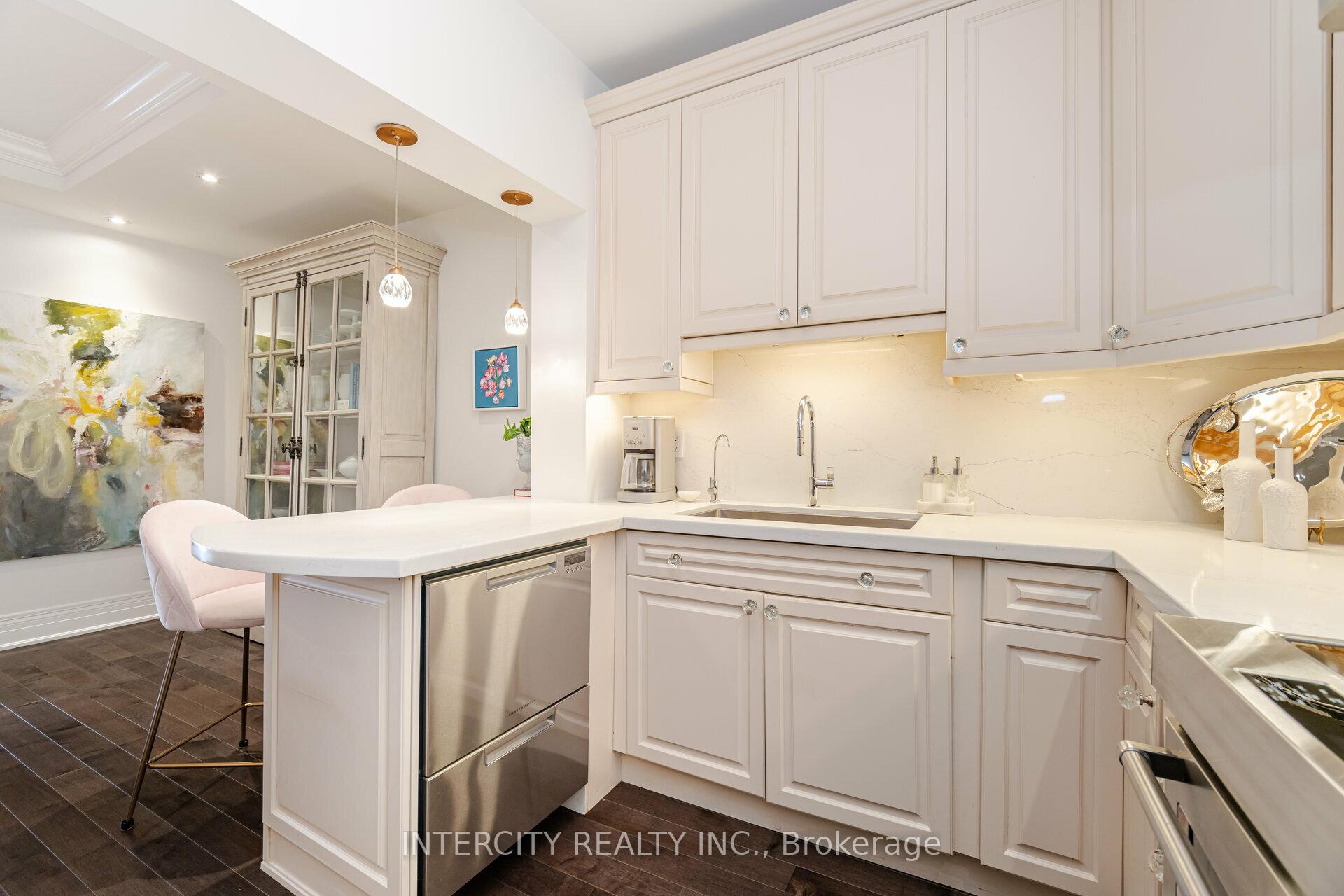 Photo 8 of Unit 314, 80 Burns Boulevard, King, King City — HOMEH