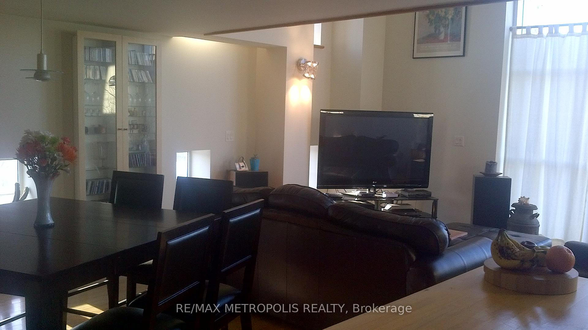 Photo 3 of Unit 403, 5 Father David Bauer Drive, Waterloo — HOMEH