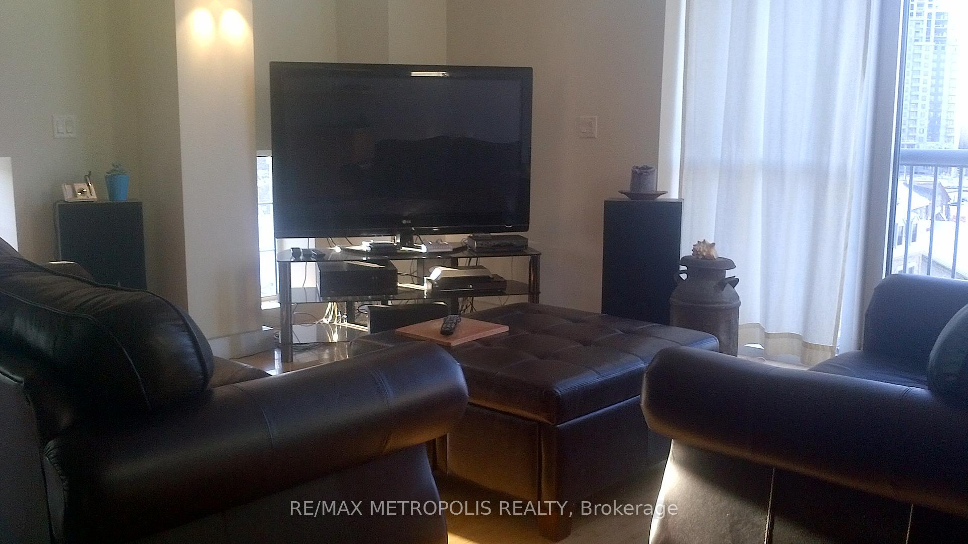 Photo 4 of Unit 403, 5 Father David Bauer Drive, Waterloo — HOMEH