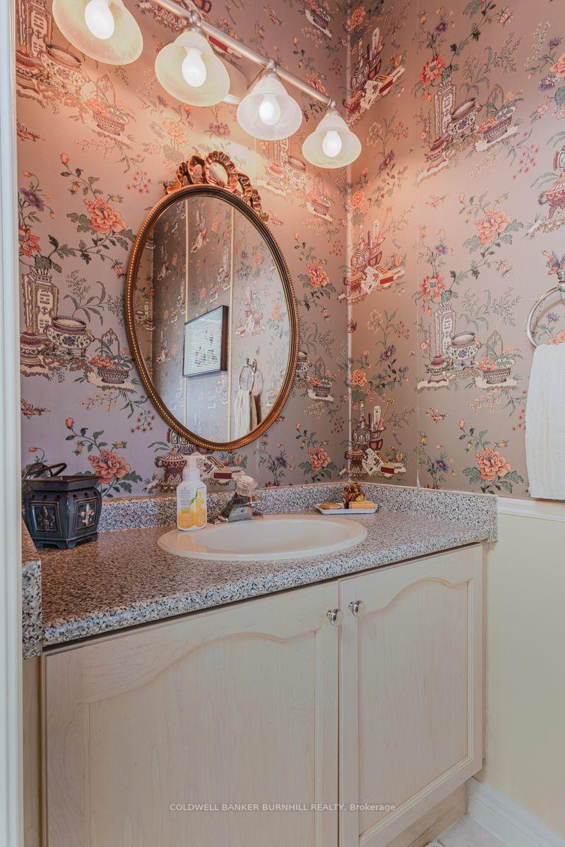 Photo 8 of 58 Twentyplace Boulevard, Hamilton, Mount Hope — HOMEH
