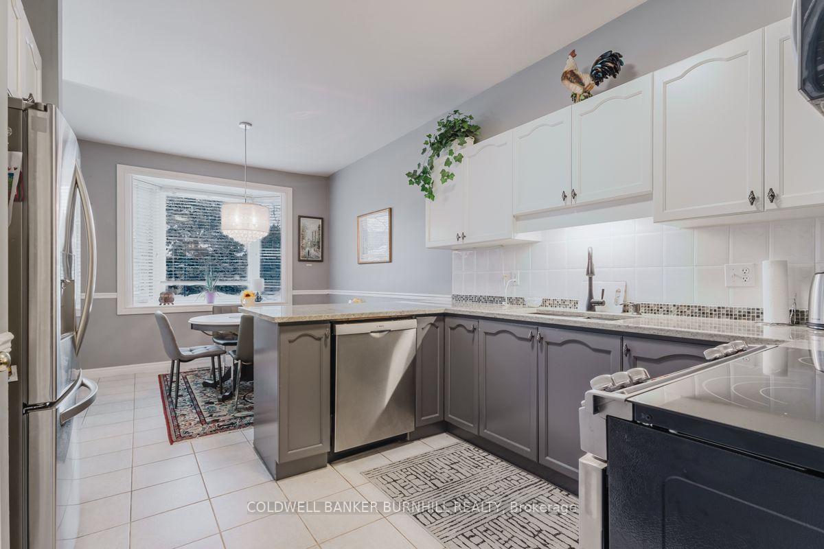 Photo 9 of 58 Twentyplace Boulevard, Hamilton, Mount Hope — HOMEH