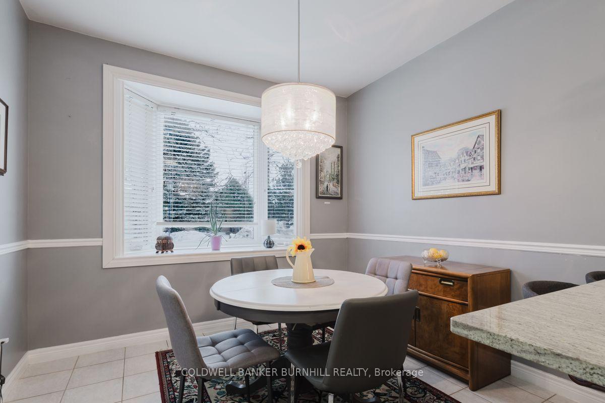 Photo 11 of 58 Twentyplace Boulevard, Hamilton, Mount Hope — HOMEH
