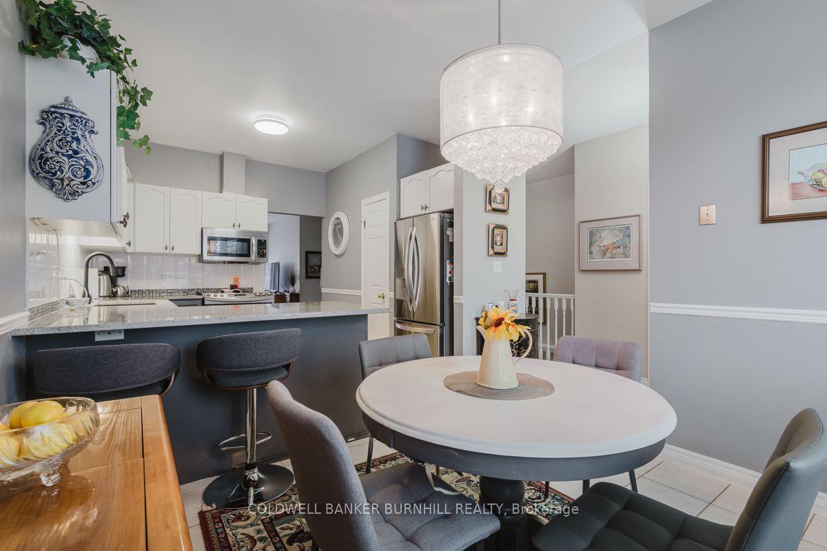 Photo 12 of 58 Twentyplace Boulevard, Hamilton, Mount Hope — HOMEH
